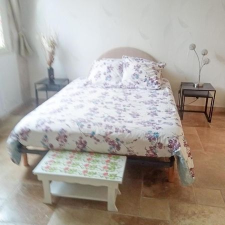 Appartement Au Rez-De-Chaussee Суяк Екстериор снимка