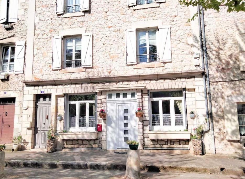 Appartement Au Rez-De-Chaussee Суяк Екстериор снимка